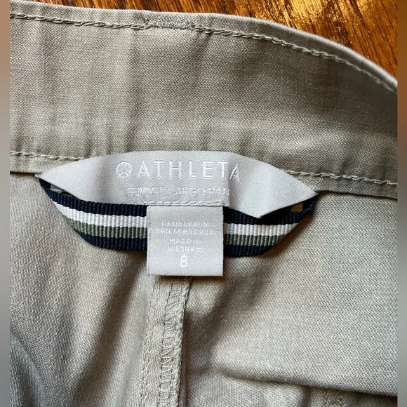 Athleta Tan Desert Summit Cargo Pants - Size 8 - Picture 2 of 9